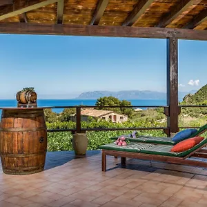Anna E Cantina Vito Vicinissimi Riserva Dello Zingaro Italia